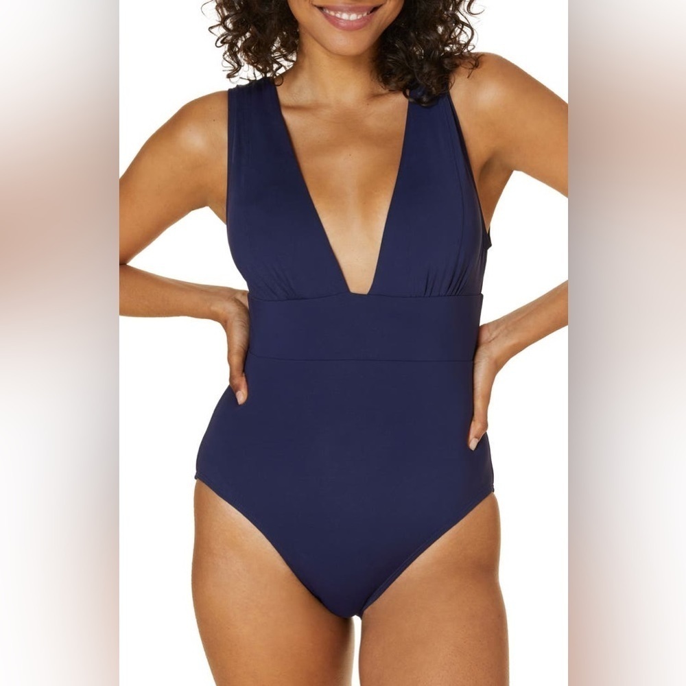 Andie The Mykonos Plunge One-Piece Swimsuit in Navy, size small.